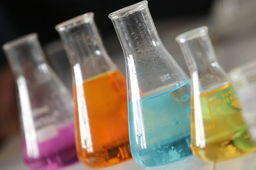 定量研究和定性研究 | 什么時候應該使用混合方法研究？-查爾斯沃思論文潤色